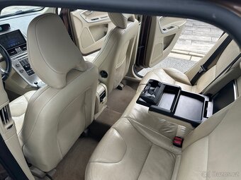 Prodám: Volvo XC60 2.4D 4x4 R.V 2011 - 10