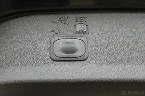 Ford Kuga 2.0 Tdci 103Kw 4x4 121000km servis Ford navigace - 10