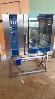 Konvektomat Electrolux Air-O-Steam AOS102EBA2 + podstavec - 10