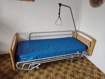 Elektrická zdravotní polohovaci postel s matrací. - 10