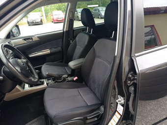 Subaru Forester 2.5i-VRX 169kW/4x4/Výhřev/Tažné/ČR - 10