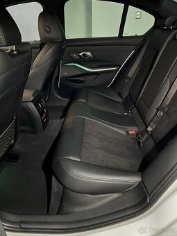 Bmw 320i xDrive,M paket,perleť,h&k,webasto… - 10