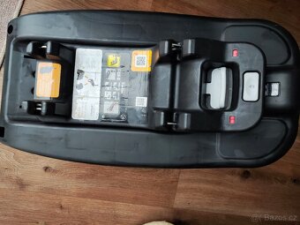 Set autosedačky Joie + zakladna - 10