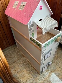 Dřevěný domeček pro panenky - 10