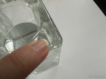Svícen a váza ledové sklo. - 10