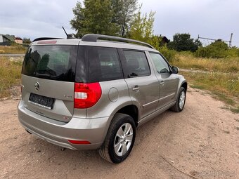 Prodám Škoda Yeti 2.0 TDI 4x4 nízký nájezd historie - 10