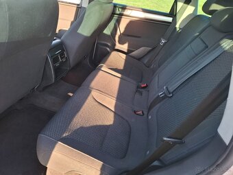 VW Touareg 3.0 TDI Klima Alu Tažné Model Model 2011.-- - 10