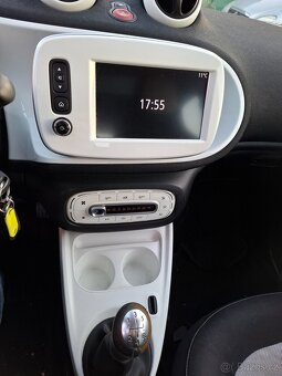 Smart Forfour 1.0i 52kw Klima Alu Navi Model 2015. - 10