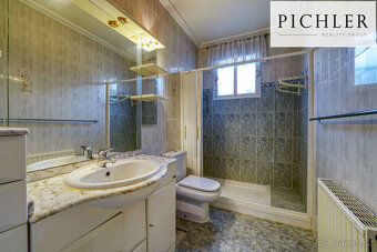 Prodej vily 242 m², pozemek 1650 m² - 10