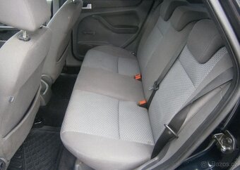 Ford Focus 1.6i 74kw,klima,serviska benzín manuál 74 kw - 10
