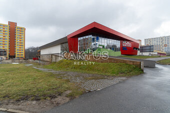 Pronájem obchodního prostoru (126m2) na ulici Výškovická, v - 10