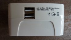 Cestovní univ. adaptér do elektrické sítě+ 2x USB - 10