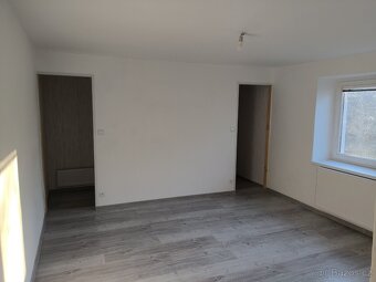 Prodej domu v Častohosticích - 10