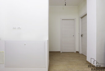 Prodej bytu 4+1, 145 m², Via Dante, Montesilvano, Itálie - 10