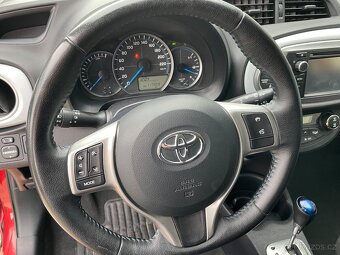TOYOTA YARIS 3 HYBRID 1,5 PLNÝ SERVIS TOYOTA - 10