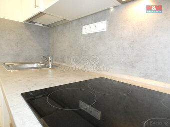 Prodej bytu 1+kk, 31 m², Ostrava, ul. Petruškova - 10