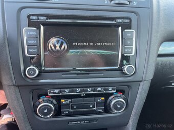 VW Golf 1.6 MPi Senzory, ALU, Výhřev Sedadel - 10