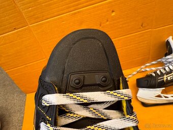 BRUSLE CCM TACKS 9370 , vel. 42/7 D - 10