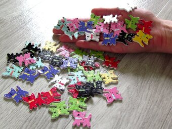 Dřevěné malované knoflíky různé druhy - nové - 10