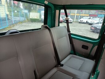 VOLKSWAGEN Transporter 2,5D 9-Míst 96KW - 10