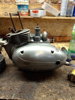 Motor jawa 250/353 kývačka - 10