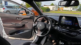 TOYOTA C-HR 1.2 Turbo 85 KW, rok 2017, najeto 30000 km - 10