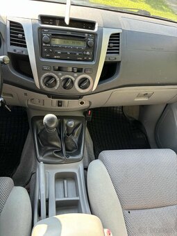Toyota Hilux 2.5 D-4D 145 City - 10