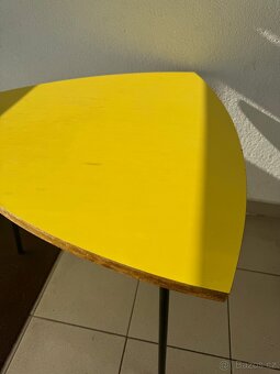 konferenční stolek expo Brusel 58 trsátko umakart - 10