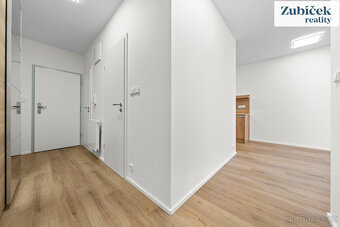 Pronájem nového bytu 2+kk s garáž.stání ve Zlíně, Nad Stráně - 10