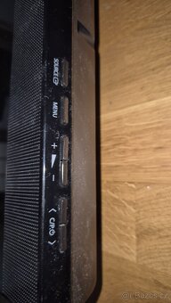 TV Samsung 65 cm, ulomený podstavec - 10