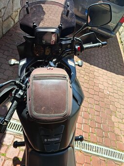 Suzuki DL 650 - 10