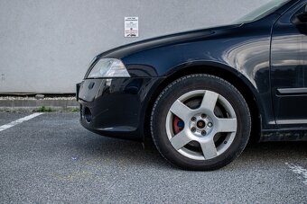 Škoda Octavia Combi 2.0 TDI CR RS DSG - 10