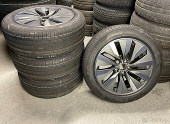 top sada 18" orig. alu kol Audi A6 4K, letní Pirelli - 10