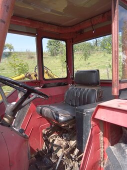 Zetor 6711 + rozmetadlo JF AV 30 - 10