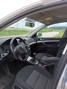 Škoda Octavia II 1.6 TDI 77 kW, 2010,facelift, sedan - 10