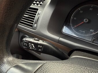 Volkswagen Touran TDI Trendline • 11/2008 • 77kw • 7 míst - 10