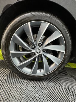 Škoda Superb Laurin & Klement 2.0 TDI (140 kW)4x4. - 10
