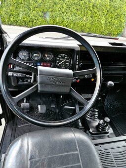LAND ROVER DEFENDER 110 2.5D - SKVĚLÝ STAV PO REVITALIZACI - 10