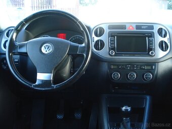 VOLKSWAGEN TIGUAN 2.0 TDI 4 x 4,SERVISKA,NOVÁ STK - 10