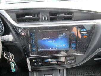 Toyota Auris 1.6 - 10