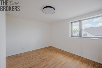 Prodej řadového rodinného domu 4+kk 126 m2, Mukařov, okres P - 10