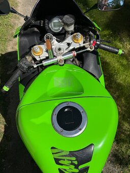 Kawasaki Ninja ZX6RR - 10