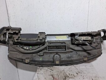 Přední panel interiéru vozu VW Phaeton - 10