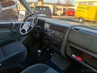 VW Transporter 2.5 TDi 5.míst - 10