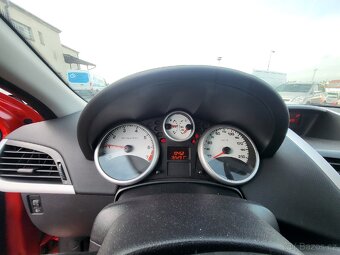 Peugeot 207
Trenndy,1.4i,54kw,rok 2008 - 10