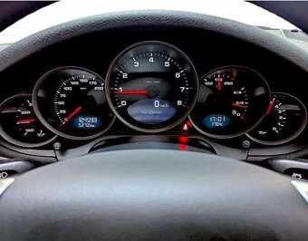 Porsche 911 Carrera 3.6i (typ 997) - 10