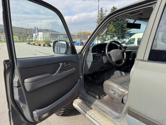 Toyota Land Cruiser HDJ80 - 10