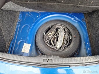 Vw GOLF 1.4 16V benzín - 10