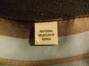 Dobrý den prodám nový 100% hedvábný šátek. Korea.70x70 cm. - 10