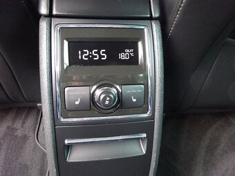 SUPERB COMBI II Elegance 2,0 TDI 125kW + DSG + SERVISKA - 10